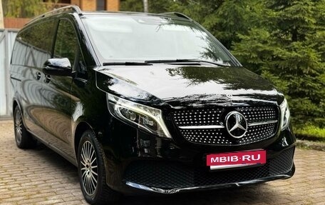Mercedes-Benz V-Класс, 2019 год, 6 000 000 рублей, 5 фотография