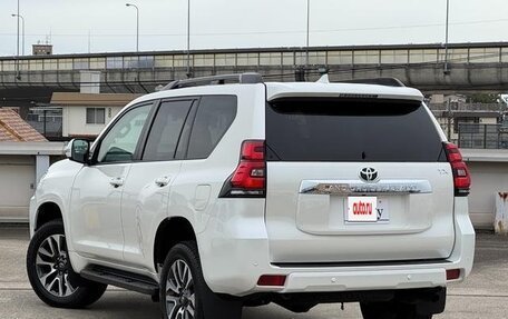 Toyota Land Cruiser Prado 150 рестайлинг 2, 2021 год, 3 815 855 рублей, 5 фотография