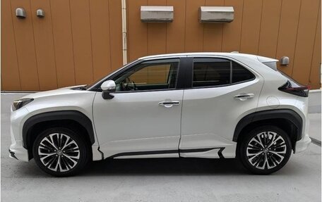 Toyota Yaris Cross, 2022 год, 1 400 000 рублей, 5 фотография