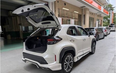 Toyota Yaris Cross, 2022 год, 1 400 000 рублей, 9 фотография