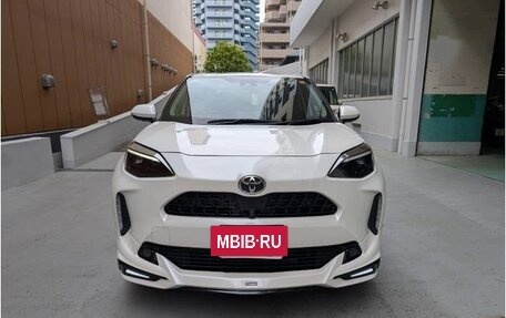 Toyota Yaris Cross, 2022 год, 1 400 000 рублей, 3 фотография