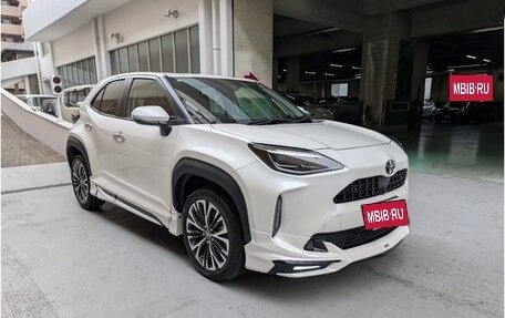 Toyota Yaris Cross, 2022 год, 1 400 000 рублей, 2 фотография