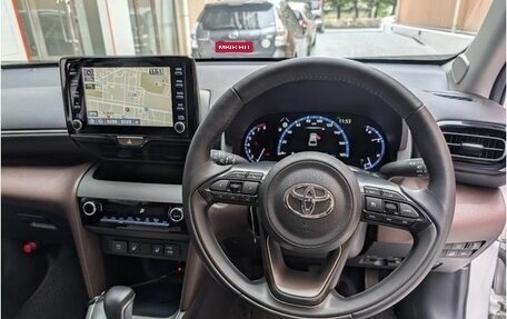 Toyota Yaris Cross, 2022 год, 1 400 000 рублей, 12 фотография