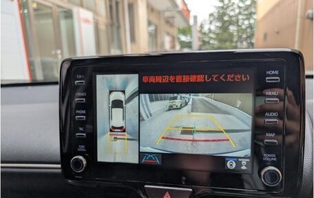 Toyota Yaris Cross, 2022 год, 1 400 000 рублей, 14 фотография