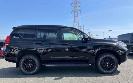 Toyota Land Cruiser Prado 150 рестайлинг 2, 2021 год, 4 030 855 рублей, 6 фотография
