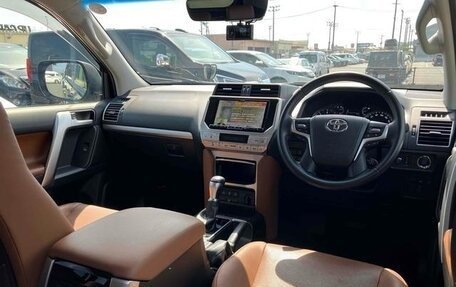 Toyota Land Cruiser Prado 150 рестайлинг 2, 2021 год, 4 030 855 рублей, 7 фотография