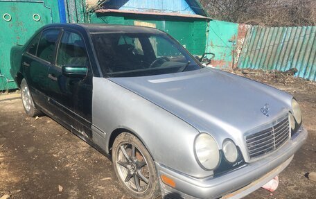Mercedes-Benz E-Класс, 1995 год, 200 000 рублей, 4 фотография