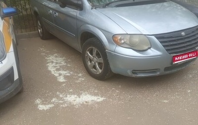 Chrysler Town & Country IV, 2004 год, 590 000 рублей, 1 фотография