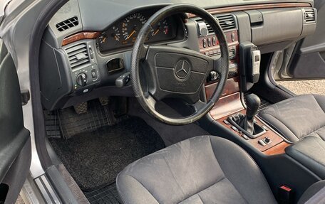 Mercedes-Benz E-Класс, 1998 год, 675 000 рублей, 13 фотография