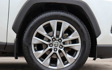 Toyota RAV4, 2021 год, 3 675 000 рублей, 9 фотография