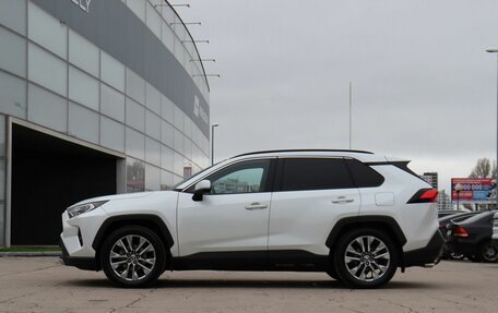 Toyota RAV4, 2021 год, 3 675 000 рублей, 8 фотография