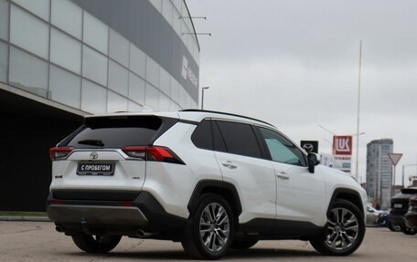 Toyota RAV4, 2021 год, 3 675 000 рублей, 5 фотография