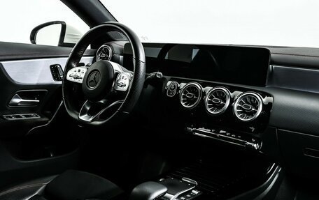Mercedes-Benz CLA, 2021 год, 3 598 000 рублей, 9 фотография