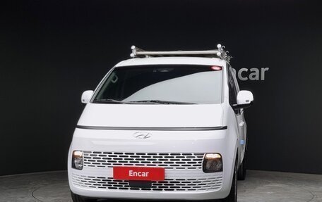 Hyundai Staria, 2021 год, 2 690 334 рублей, 2 фотография