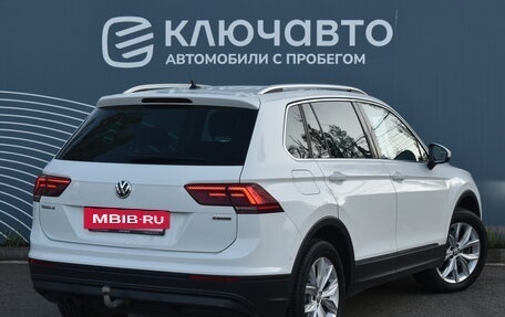 Volkswagen Tiguan II, 2018 год, 2 750 000 рублей, 2 фотография