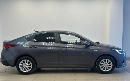 Hyundai Solaris II рестайлинг, 2021 год, 1 695 000 рублей, 4 фотография