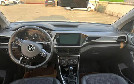 Volkswagen T-Cross I, 2022 год, 1 800 666 рублей, 7 фотография
