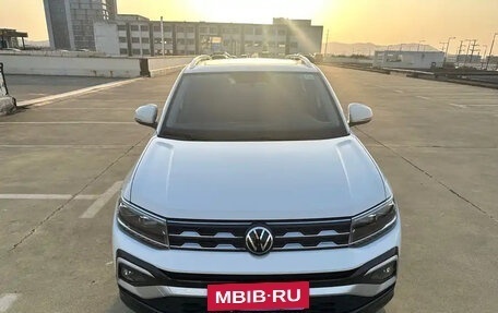 Volkswagen T-Cross I, 2022 год, 1 800 666 рублей, 2 фотография
