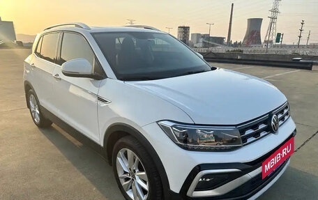 Volkswagen T-Cross I, 2022 год, 1 800 666 рублей, 3 фотография