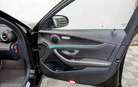 Mercedes-Benz E-Класс, 2020 год, 3 850 000 рублей, 24 фотография