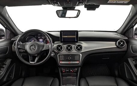 Mercedes-Benz GLA, 2019 год, 2 999 999 рублей, 5 фотография