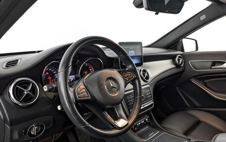 Mercedes-Benz GLA, 2019 год, 2 999 999 рублей, 6 фотография