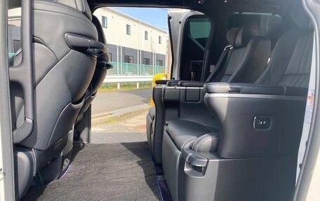 Toyota Alphard III, 2021 год, 3 720 000 рублей, 20 фотография