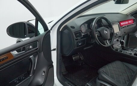 Volkswagen Touareg III, 2016 год, 2 695 000 рублей, 8 фотография
