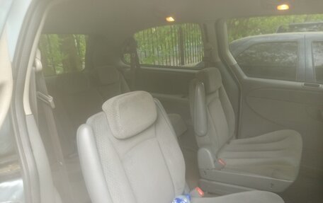 Chrysler Town & Country IV, 2004 год, 590 000 рублей, 4 фотография