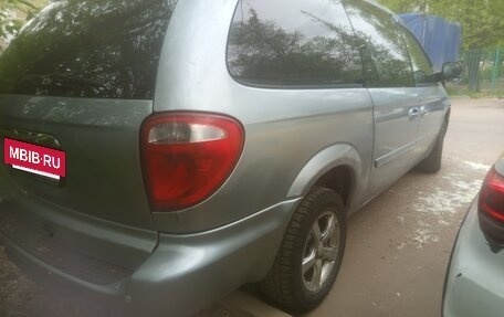 Chrysler Town & Country IV, 2004 год, 590 000 рублей, 3 фотография