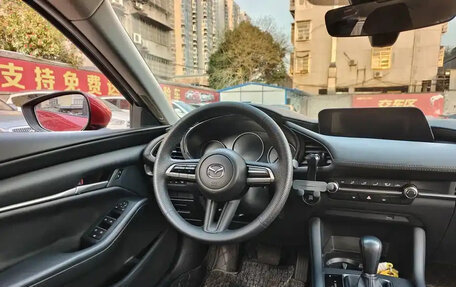 Mazda 3, 2021 год, 1 750 000 рублей, 9 фотография