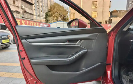 Mazda 3, 2021 год, 1 750 000 рублей, 15 фотография
