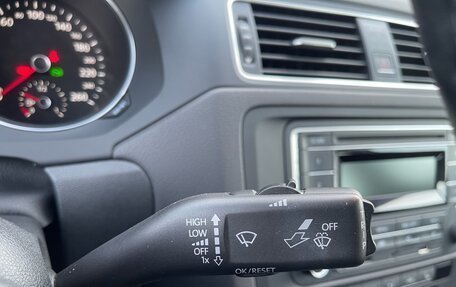 Volkswagen Jetta VI, 2015 год, 1 700 000 рублей, 13 фотография
