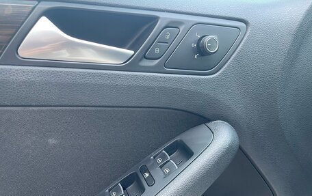 Volkswagen Jetta VI, 2015 год, 1 700 000 рублей, 18 фотография