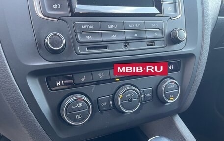 Volkswagen Jetta VI, 2015 год, 1 700 000 рублей, 16 фотография