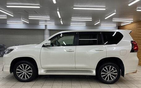 Toyota Land Cruiser Prado 150 рестайлинг 2, 2022 год, 3 920 000 рублей, 4 фотография