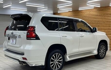 Toyota Land Cruiser Prado 150 рестайлинг 2, 2022 год, 3 920 000 рублей, 9 фотография