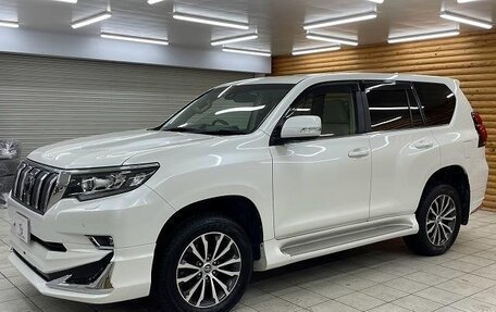 Toyota Land Cruiser Prado 150 рестайлинг 2, 2022 год, 3 920 000 рублей, 3 фотография