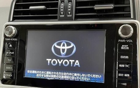Toyota Land Cruiser Prado 150 рестайлинг 2, 2022 год, 3 920 000 рублей, 13 фотография