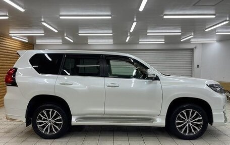 Toyota Land Cruiser Prado 150 рестайлинг 2, 2022 год, 3 920 000 рублей, 5 фотография