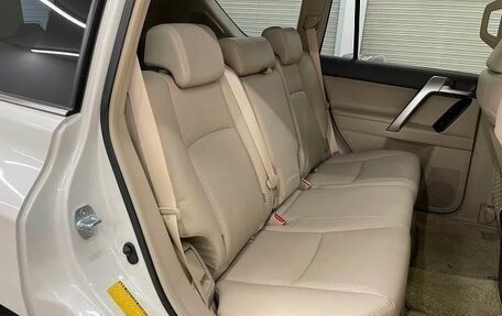 Toyota Land Cruiser Prado 150 рестайлинг 2, 2022 год, 3 920 000 рублей, 18 фотография