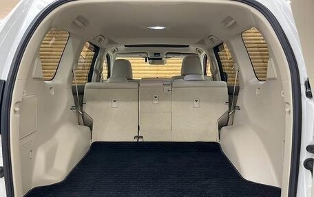 Toyota Land Cruiser Prado 150 рестайлинг 2, 2022 год, 3 920 000 рублей, 21 фотография