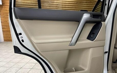 Toyota Land Cruiser Prado 150 рестайлинг 2, 2022 год, 3 920 000 рублей, 23 фотография