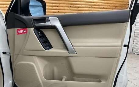 Toyota Land Cruiser Prado 150 рестайлинг 2, 2022 год, 3 920 000 рублей, 25 фотография