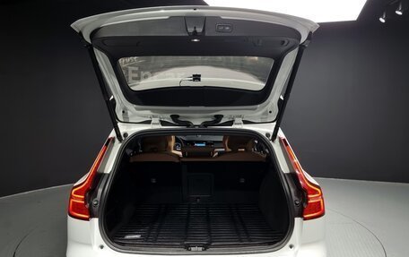 Volvo V60 II, 2021 год, 3 240 334 рублей, 11 фотография