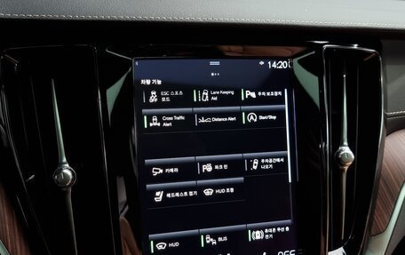 Volvo V60 II, 2021 год, 3 240 334 рублей, 13 фотография