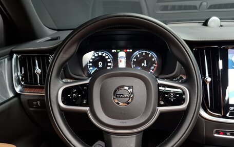Volvo V60 II, 2021 год, 3 240 334 рублей, 7 фотография