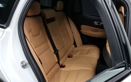 Volvo V60 II, 2021 год, 3 240 334 рублей, 20 фотография