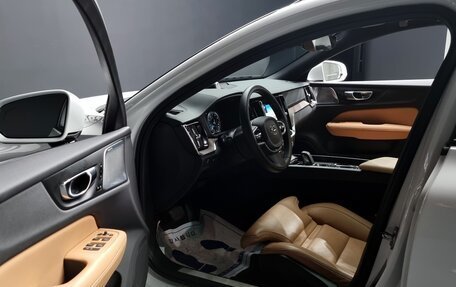 Volvo V60 II, 2021 год, 3 240 334 рублей, 18 фотография