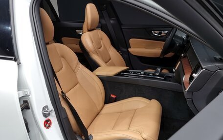 Volvo V60 II, 2021 год, 3 240 334 рублей, 19 фотография